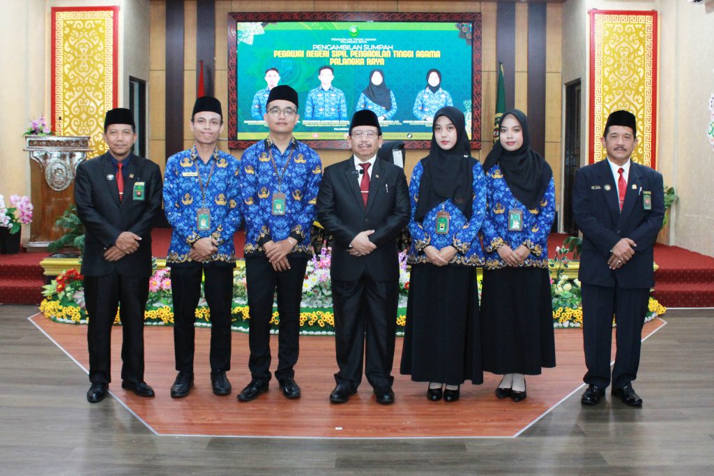 Pelantikan dan Pengambilan Sumpah Pegawai Negeri Sipil (PNS) PTA Palangka Raya